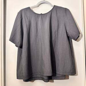 Boutique Style Loose Blouse - Gray - Ties in Back - Size M/L